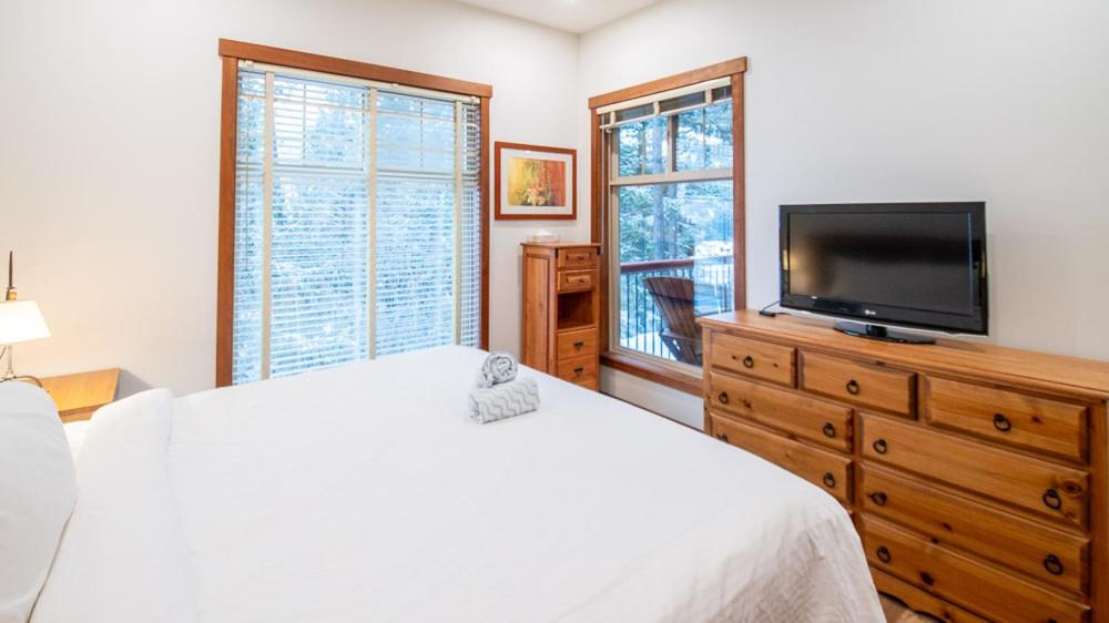 Snow Creek Lodge By Fernie Lodging Co Esterno foto