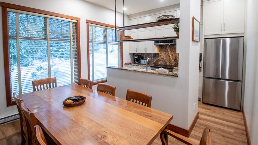 Snow Creek Lodge By Fernie Lodging Co Esterno foto